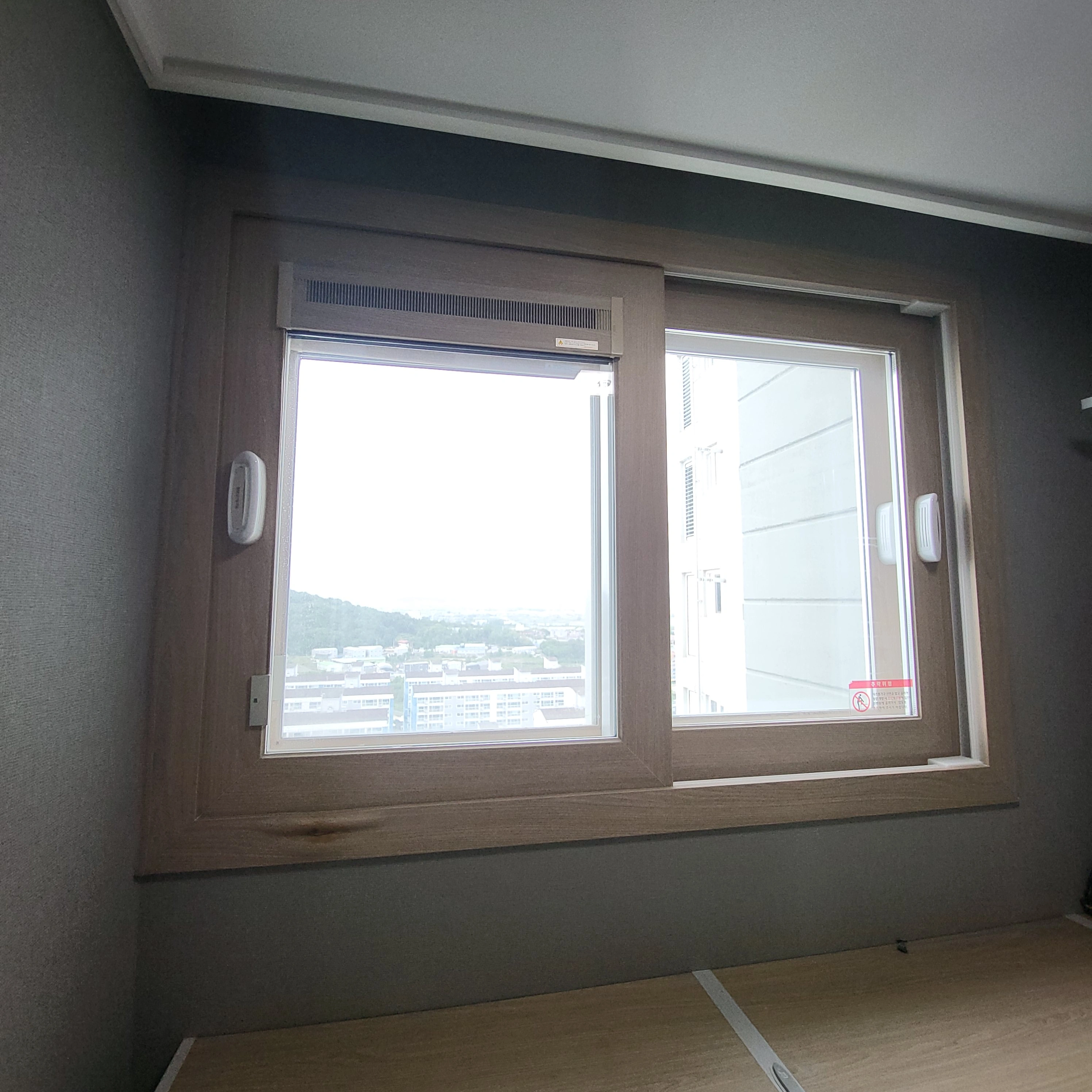 샷시 프레임 구멍 충전·복원 시공 전 서울 노원구